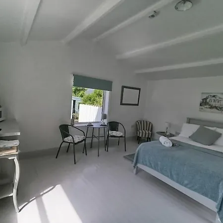 Apartment Under The Eaves