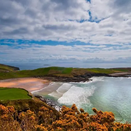 Under The Eaves דירה Kilcar